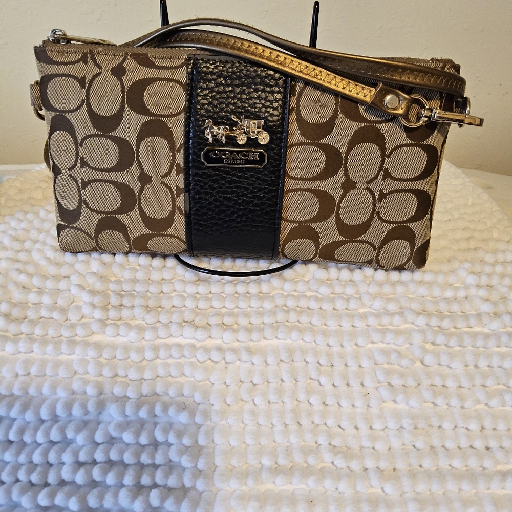 Coach Purse - Picture 7 of 8